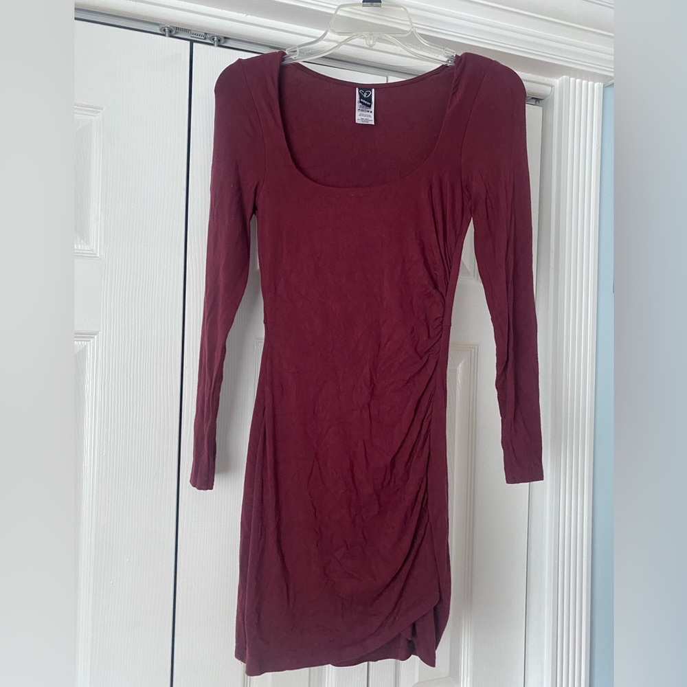 Maroon long sleeve mini dress